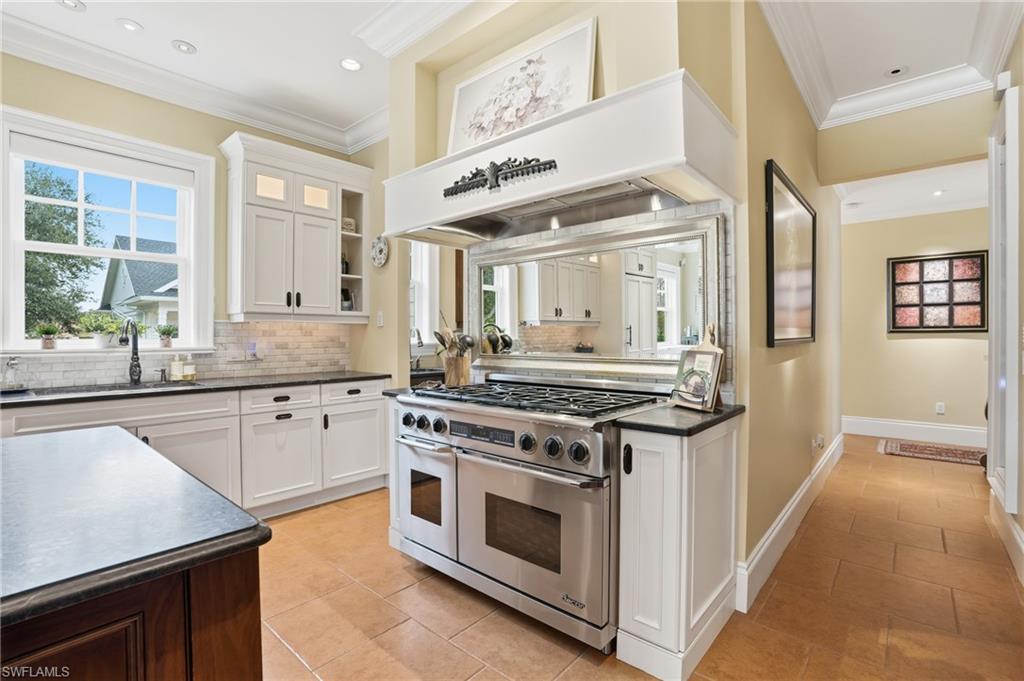 COLONIAL FARMS - Residential