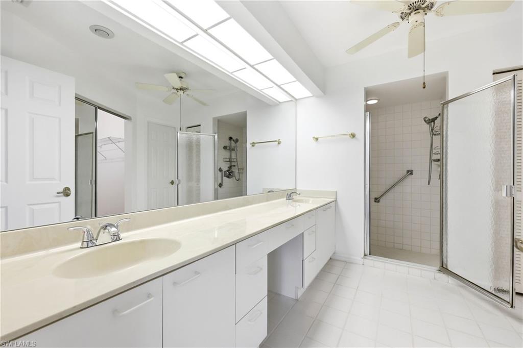 LAKESIDE VILLAS - Residential Lease