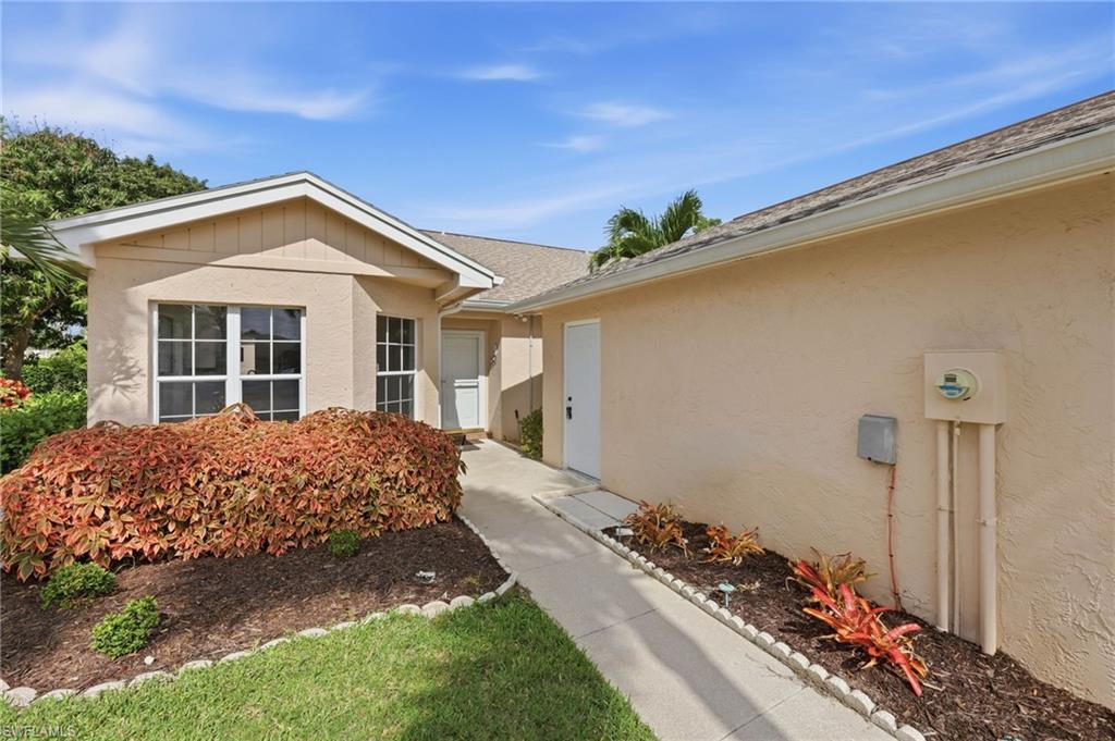 LAKESIDE VILLAS - Residential Lease