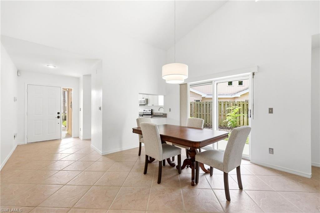 LAKESIDE VILLAS - Residential Lease