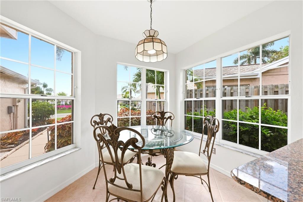 LAKESIDE VILLAS - Residential Lease