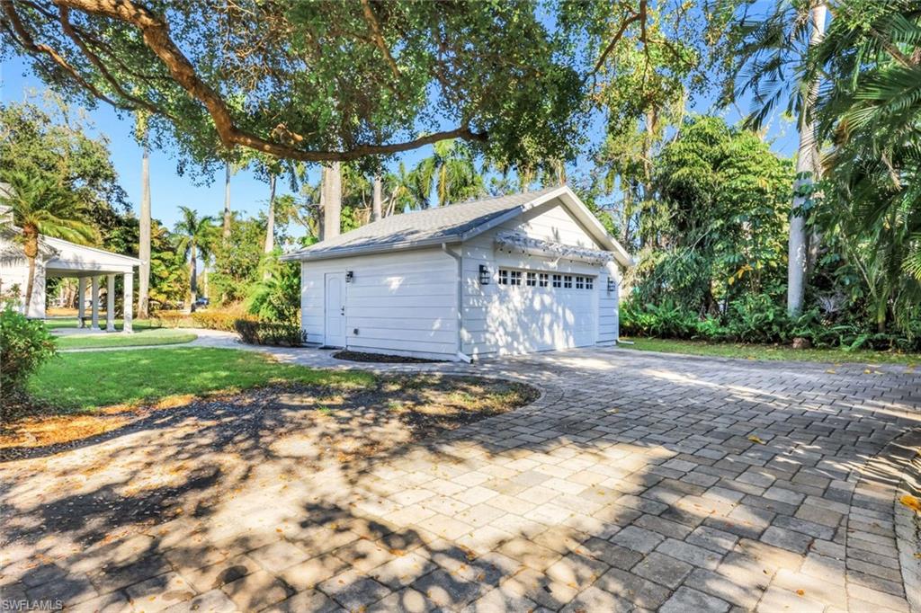 TWIN PALM ESTATES - Residential