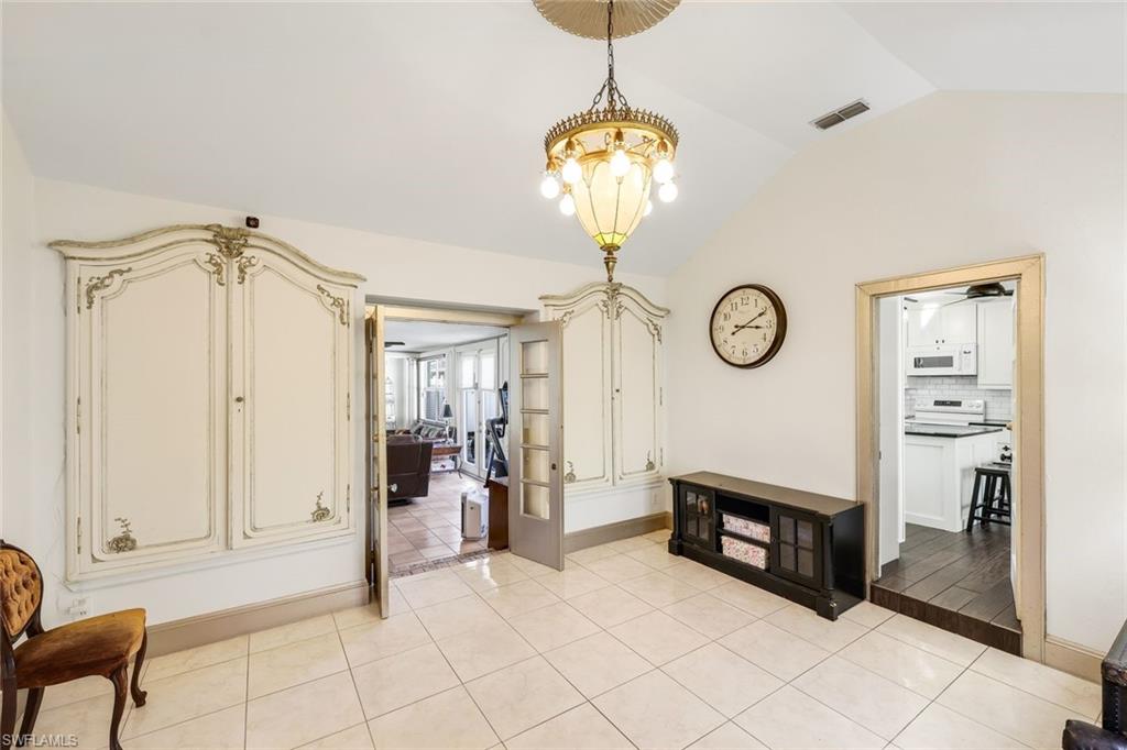 TWIN PALM ESTATES - Residential