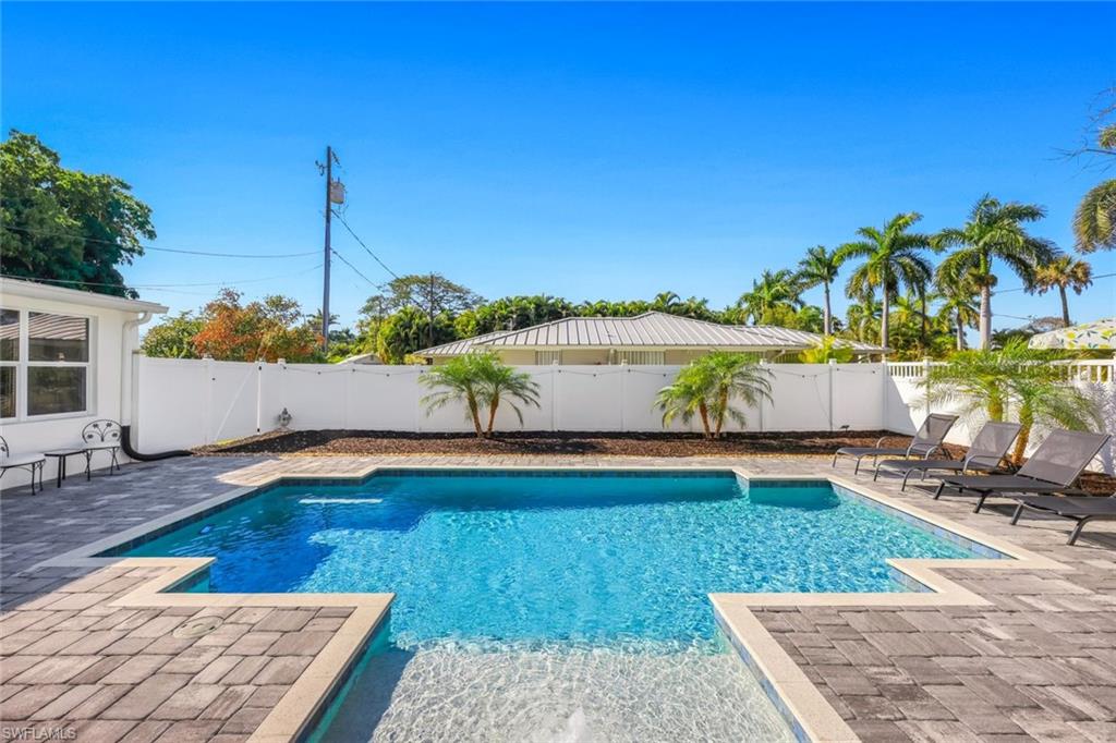 TWIN PALM ESTATES - Residential