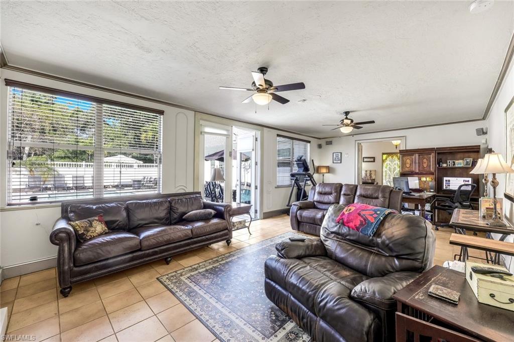 TWIN PALM ESTATES - Residential