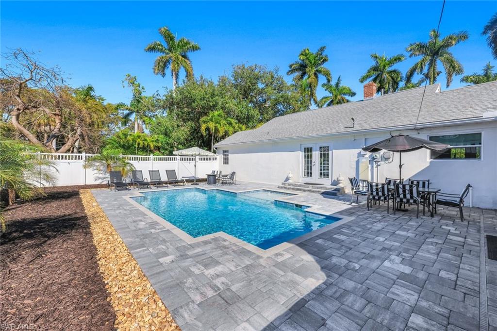 TWIN PALM ESTATES - Residential