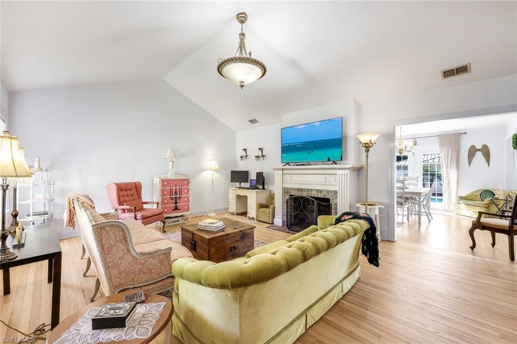 TWIN PALM ESTATES - Residential