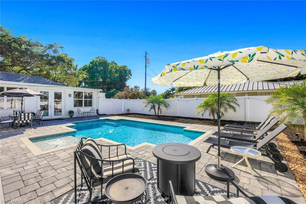 TWIN PALM ESTATES - Residential