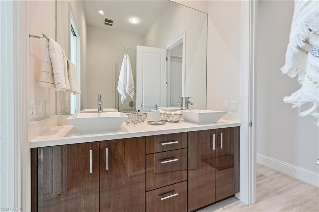 PARK SHORE - Residential