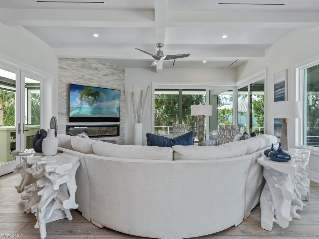 HIDEAWAY BEACH - Residential