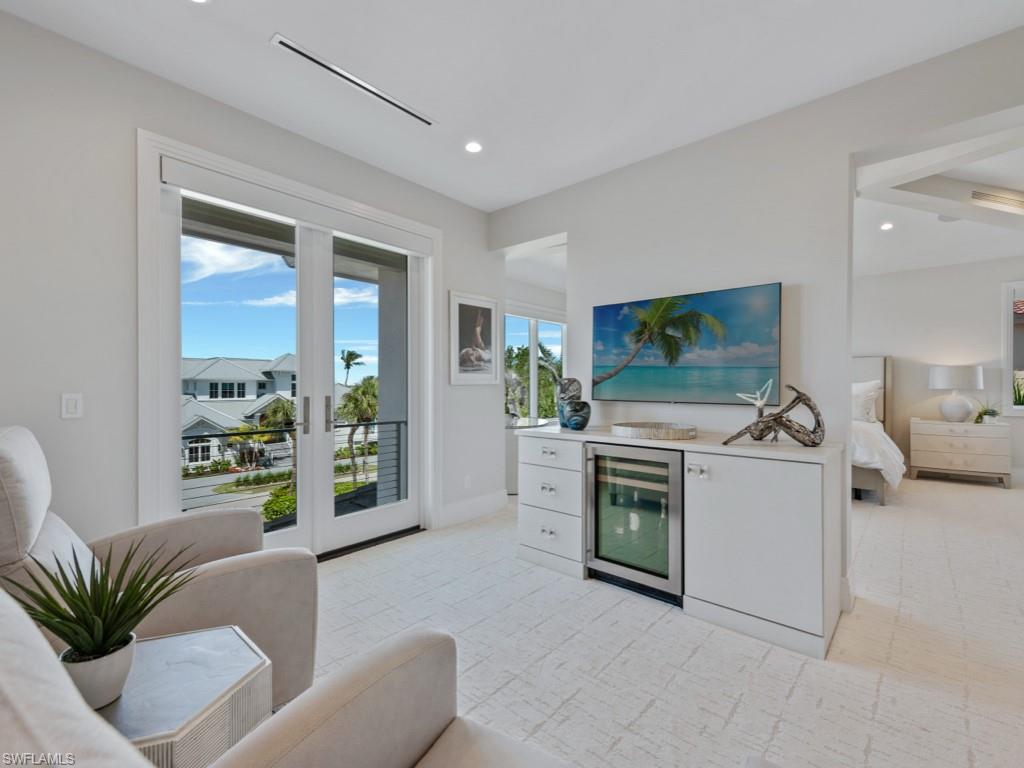 HIDEAWAY BEACH - Residential