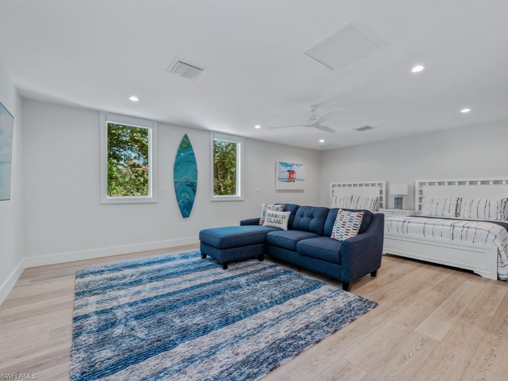 HIDEAWAY BEACH - Residential