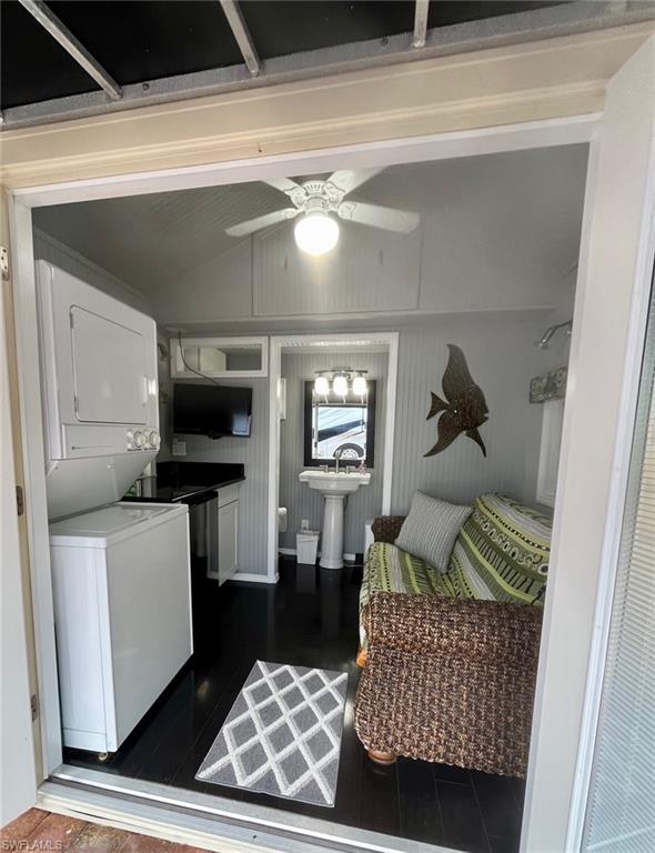 PELICAN LAKE RV RESORT - Land