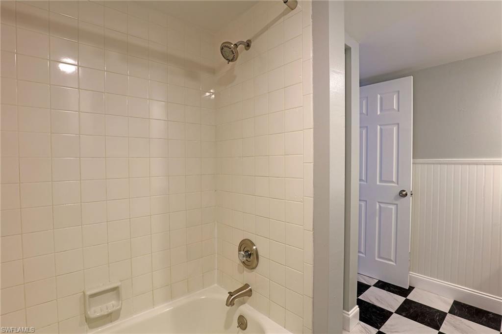 VILLAGE OF CEDARBEND - Residential Lease