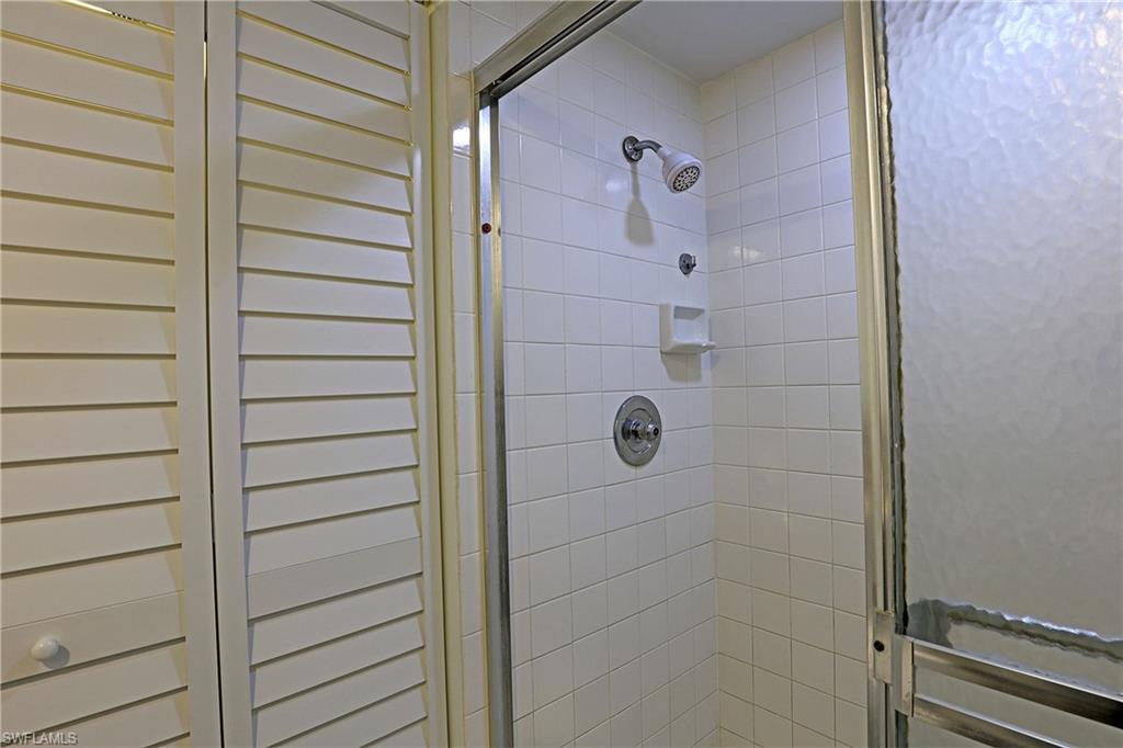 VILLAGE OF CEDARBEND - Residential Lease