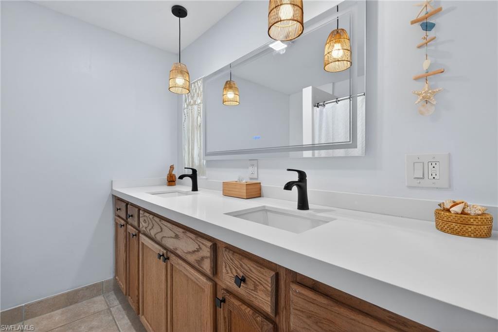 SANIBEL LAKE ESTATES - Residential