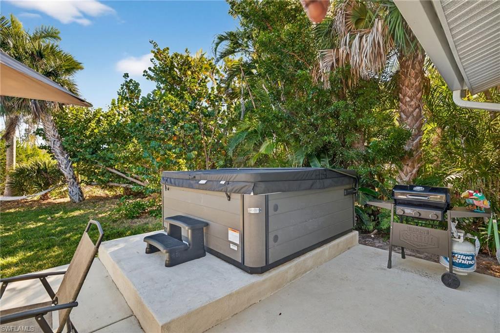 SANIBEL LAKE ESTATES - Residential