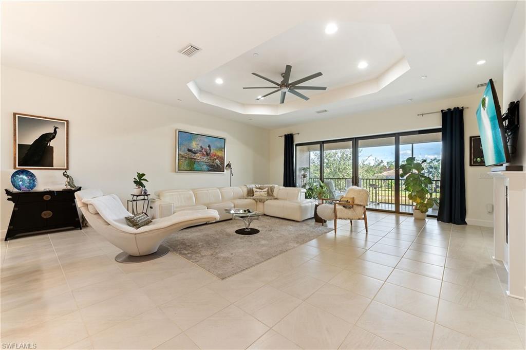 ESPLANADE - Residential