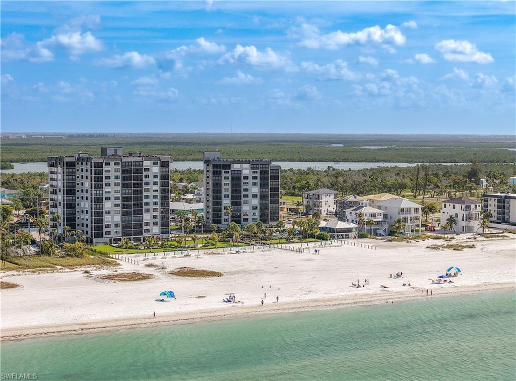 CAPER BEACH CLUB - Residential