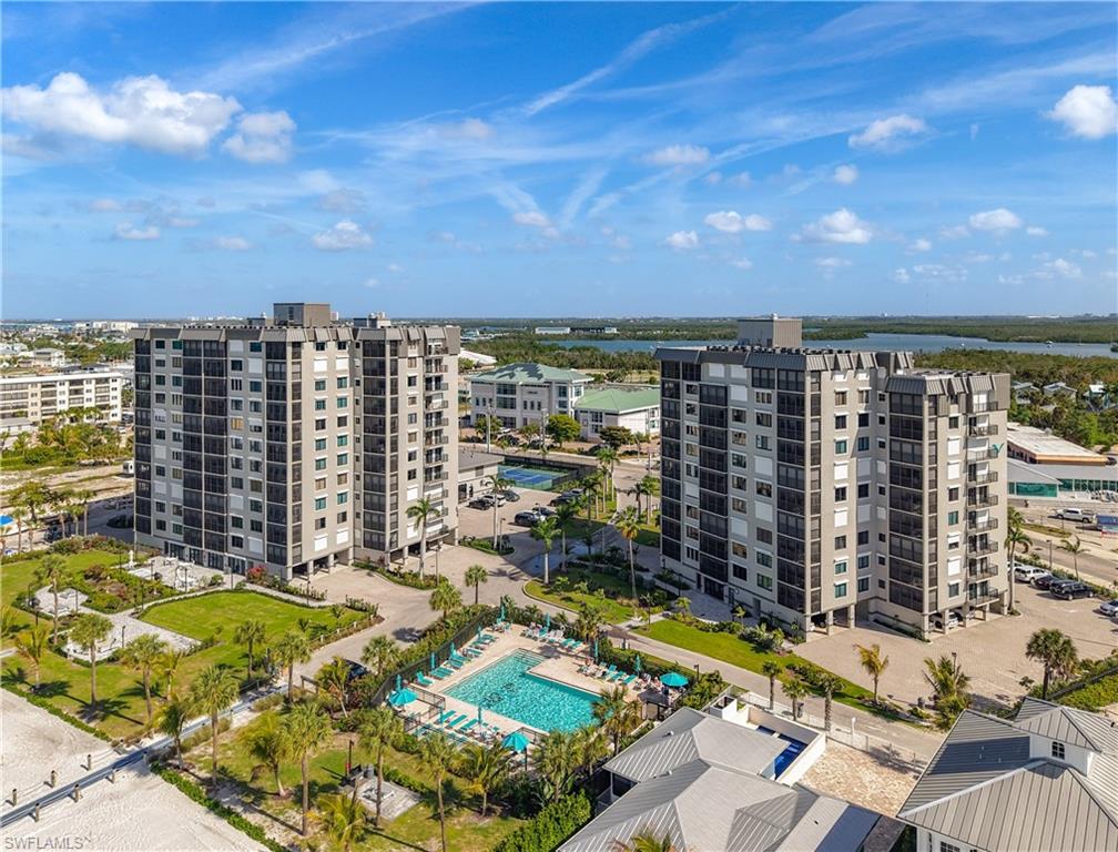 CAPER BEACH CLUB - Residential