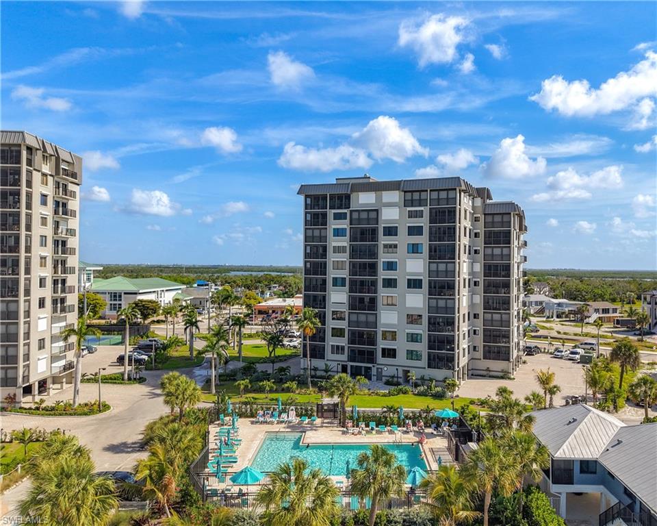 CAPER BEACH CLUB - Residential