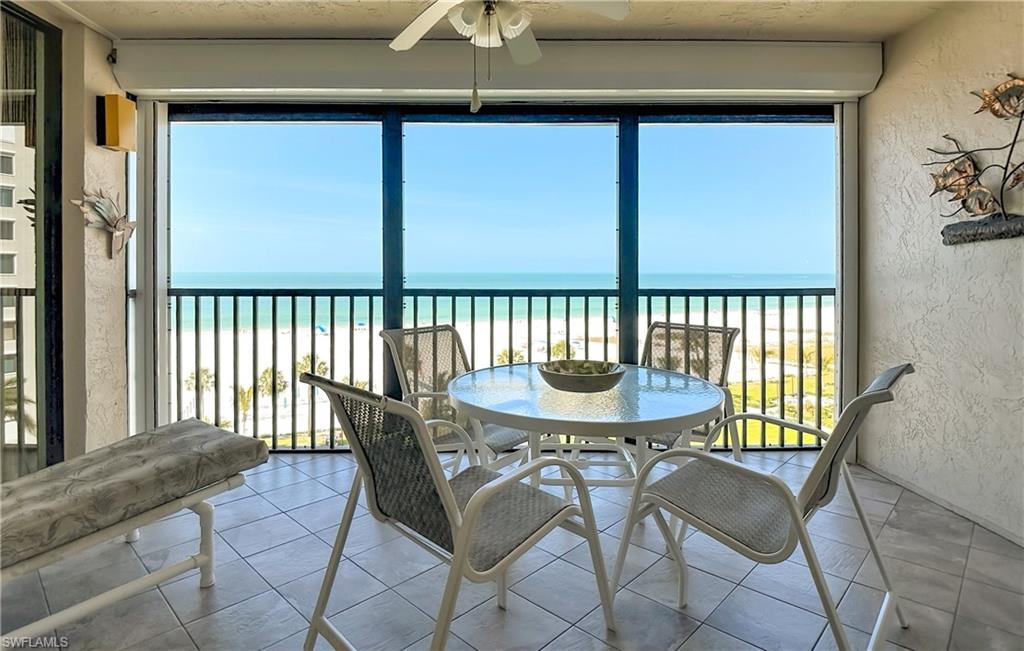 CAPER BEACH CLUB - Residential