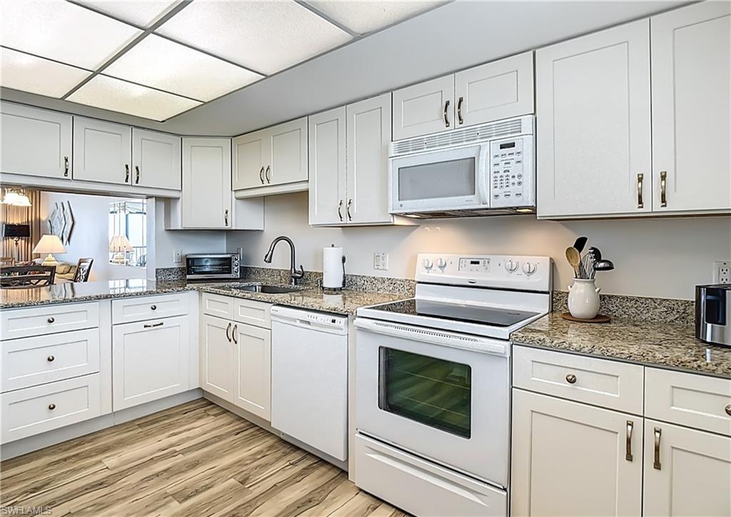 CAPER BEACH CLUB - Residential