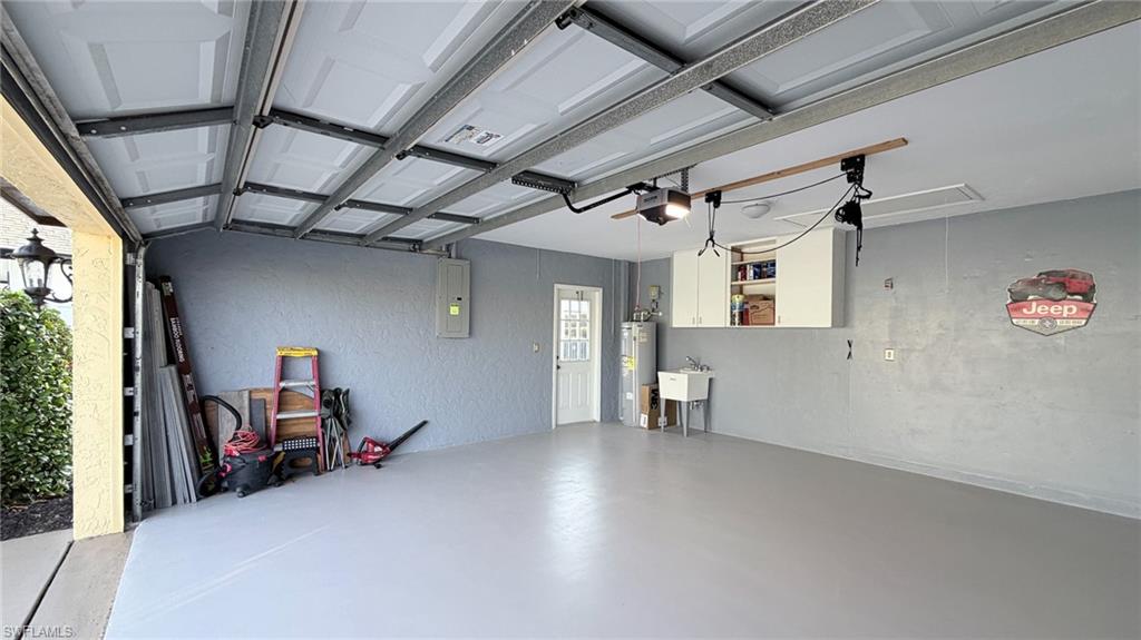 FOUNTAIN LAKES - Residential