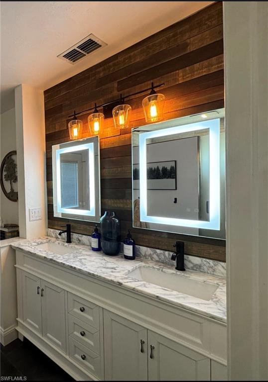 FOUNTAIN LAKES - Residential