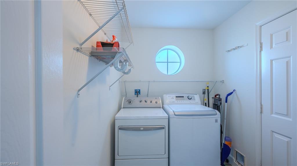 FOUNTAIN LAKES - Residential