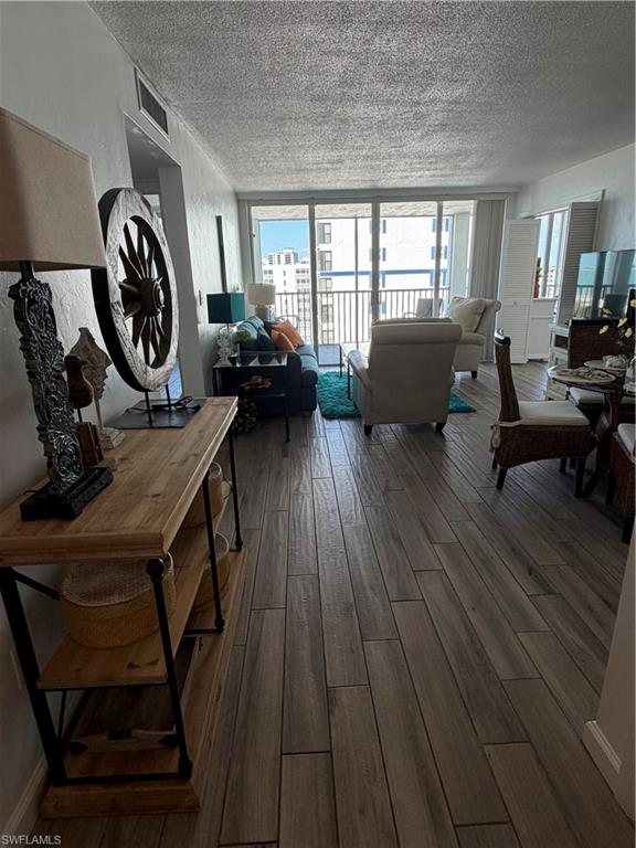 CRECIENTE CONDO NORTH - Residential