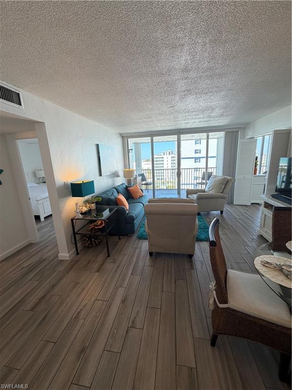 CRECIENTE CONDO NORTH - Residential