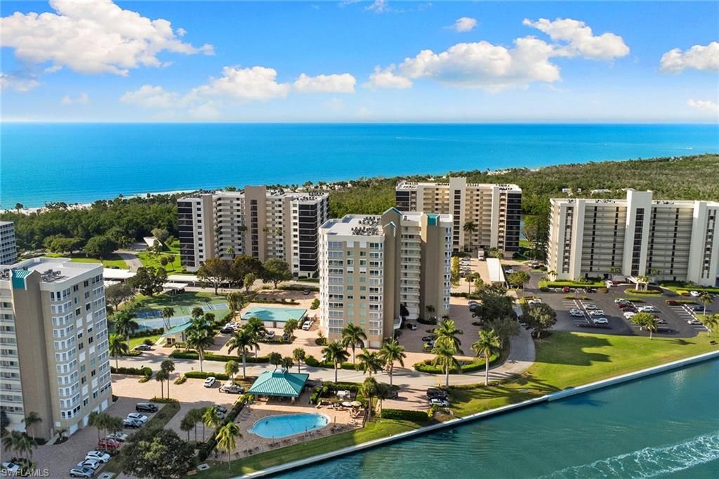 Photo of 21 Bluebill AVE #904B, NAPLES, FL 34108 (MLS # 225083054)