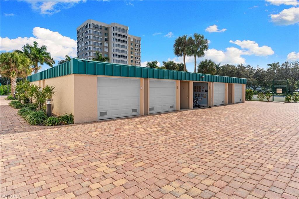 GULF BREEZE AT VANDERBILT - Residential