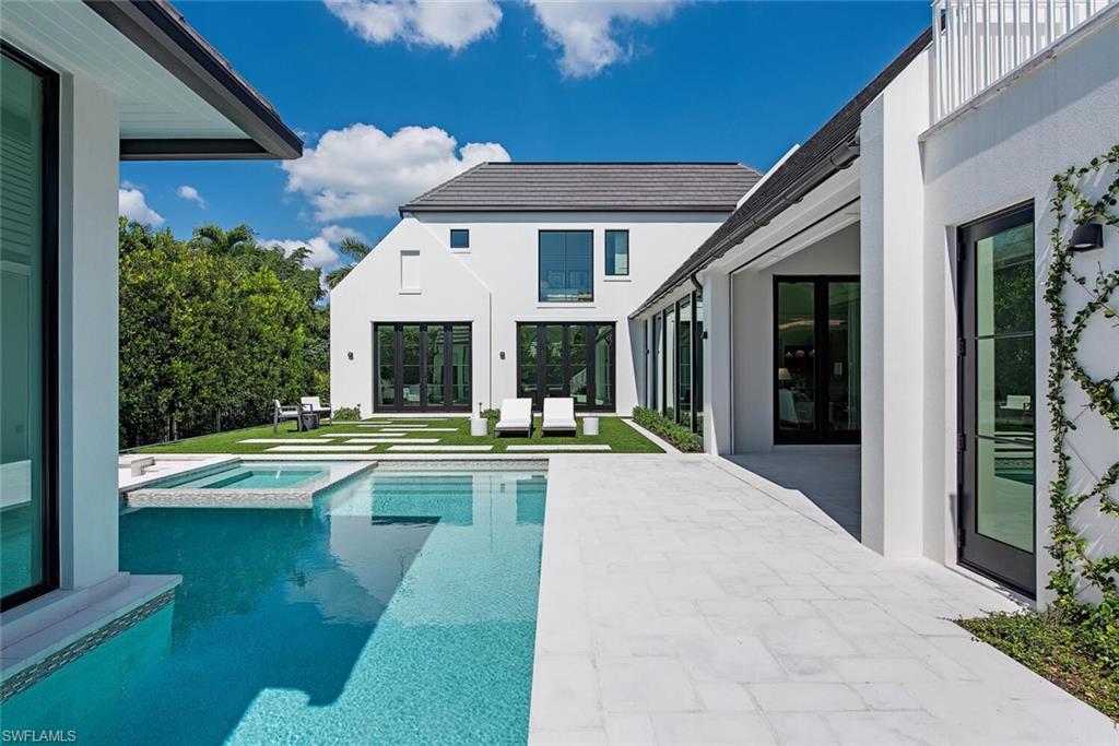 OLDE NAPLES - Residential