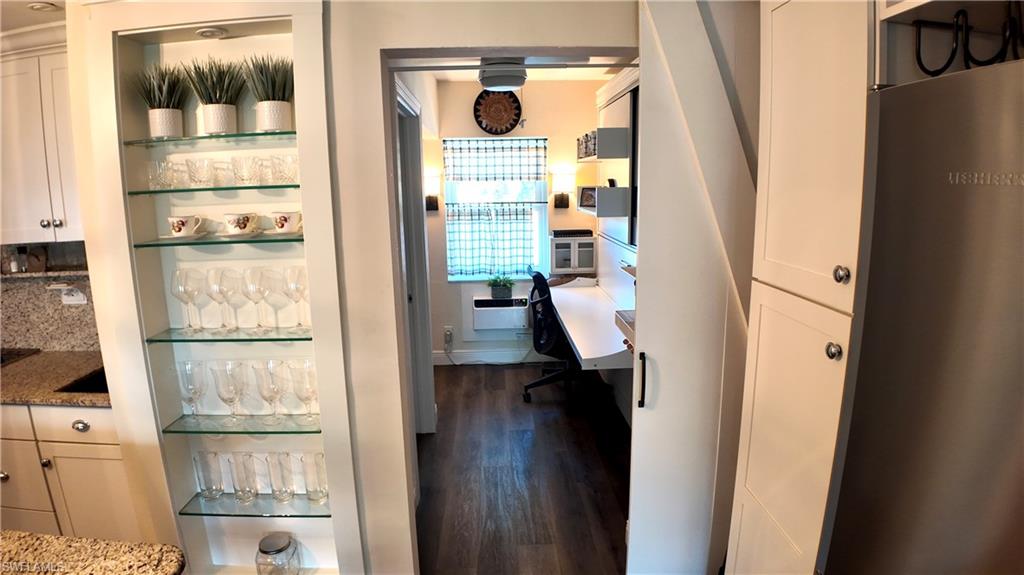 SEABREEZE CONDO - Residential