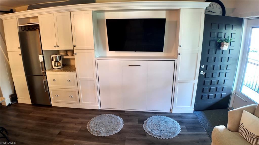 SEABREEZE CONDO - Residential