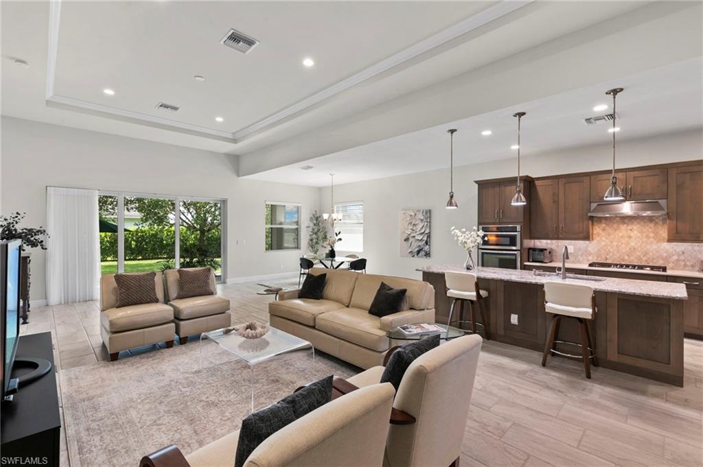 8950 Mustique LN