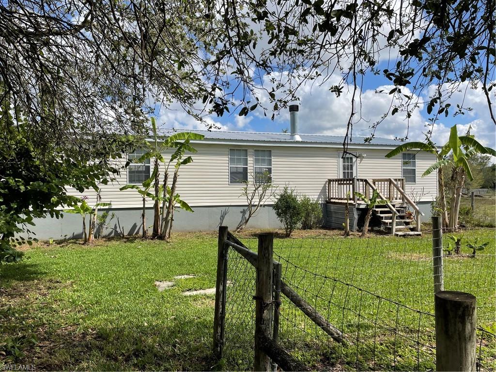 LABELLE ACRES - Residential