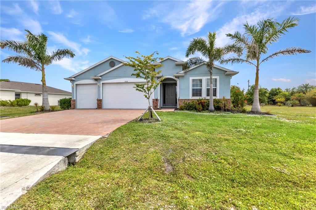 7028 N Plum Tree