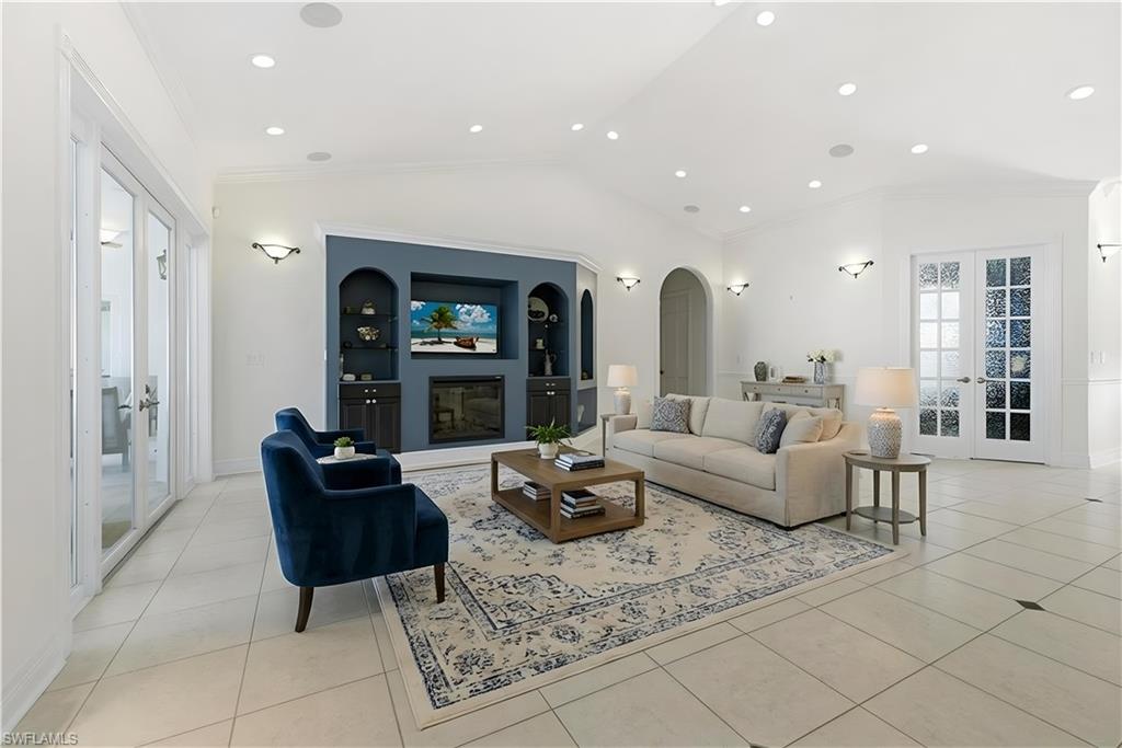 GOLDEN GATE ESTATES - Residential