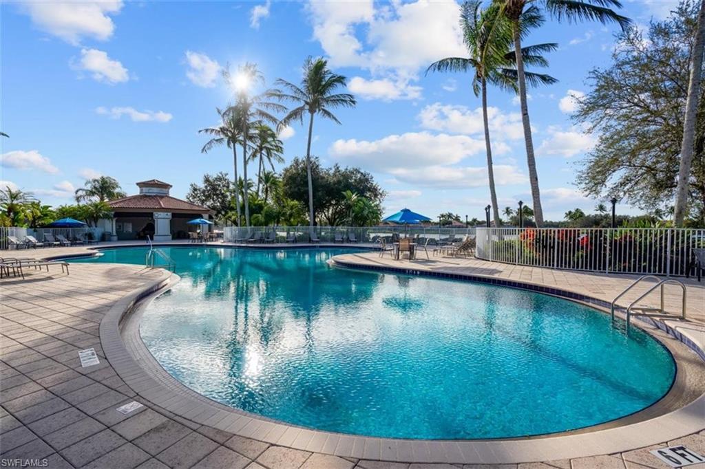 VILLAGE WALK - Residential