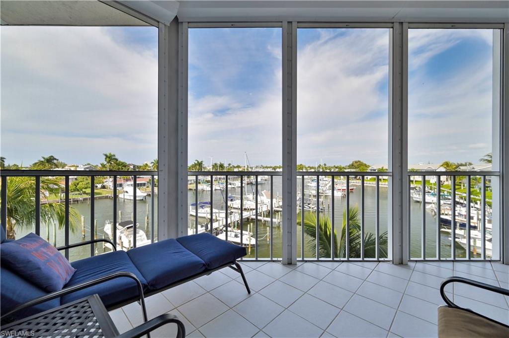 BOARDWALK CAPER - Residential