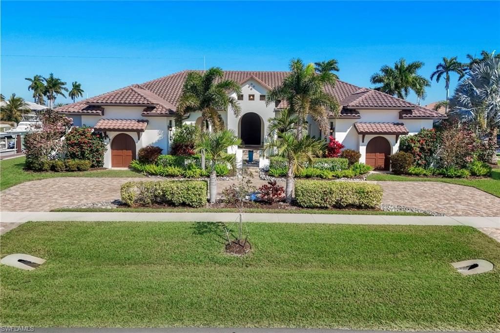 Photo of 1400 FORREST CT, MARCO ISLAND, FL 34145 (MLS # 226005654)