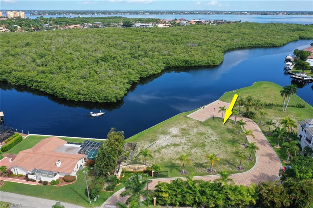 BAY HARBOUR ESTATES - Land