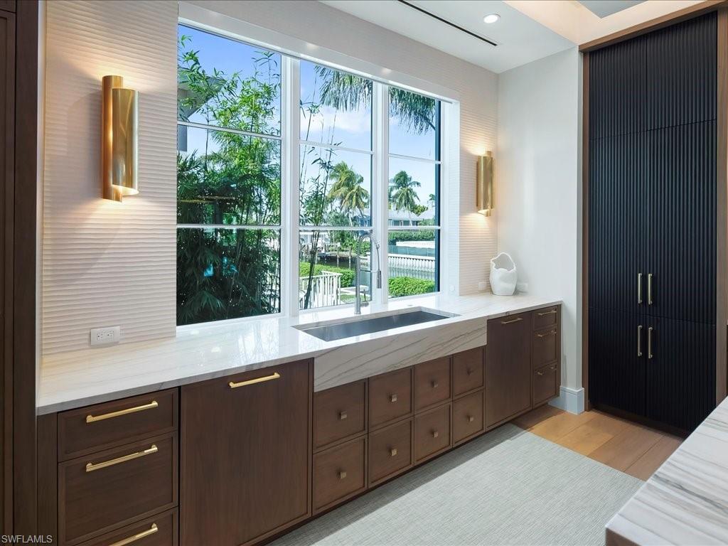 AQUALANE SHORES - Residential