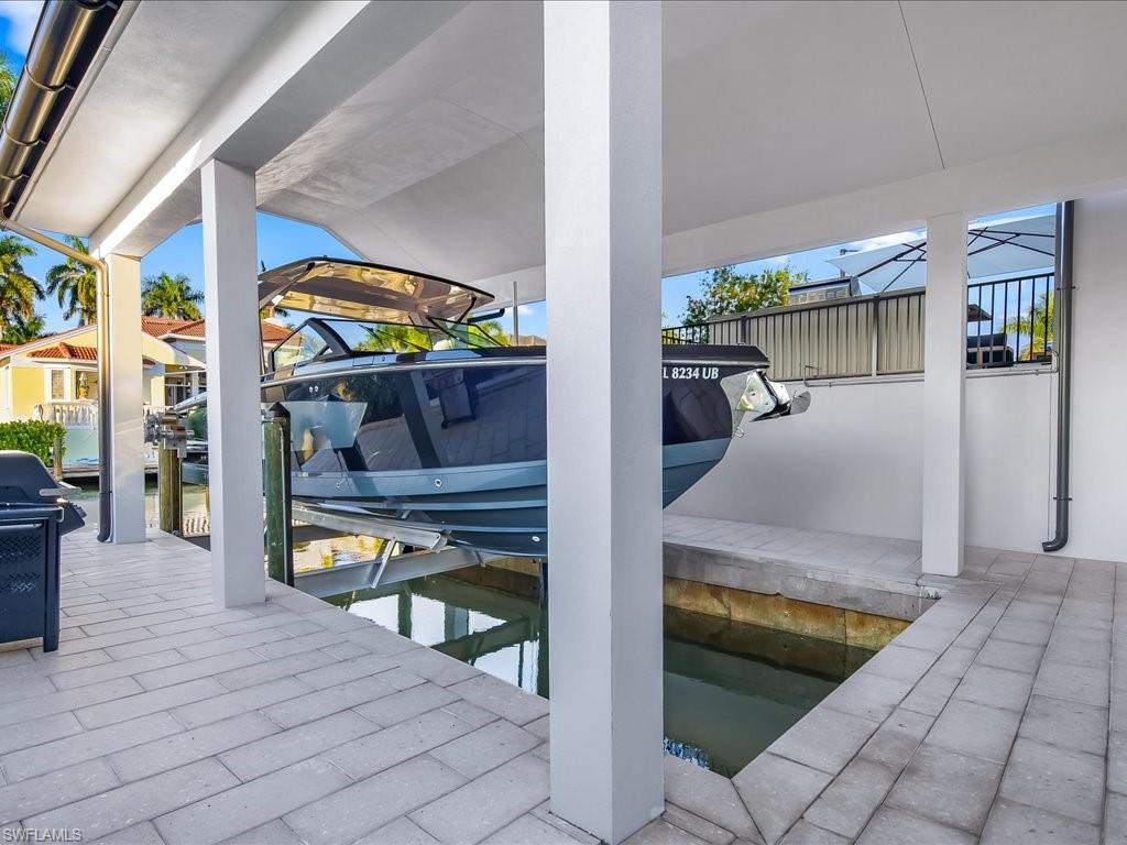 AQUALANE SHORES - Residential