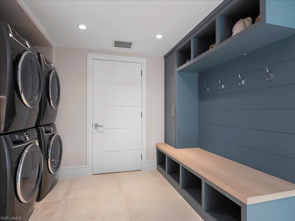 AQUALANE SHORES - Residential