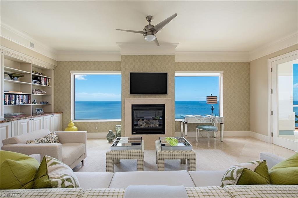 SEASONS AT NAPLES CAY - Residential