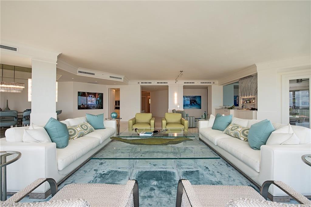 SEASONS AT NAPLES CAY - Residential